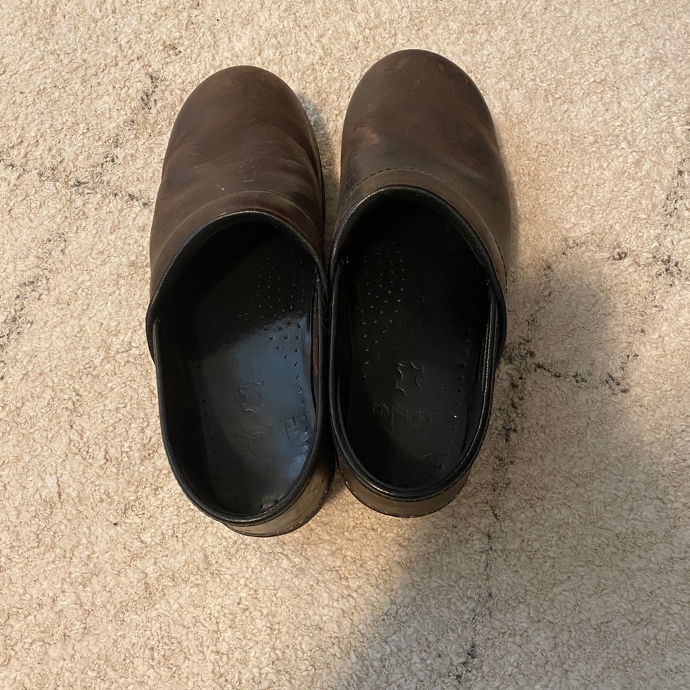 Dansko Brown Size 39, Barely Used - image 1